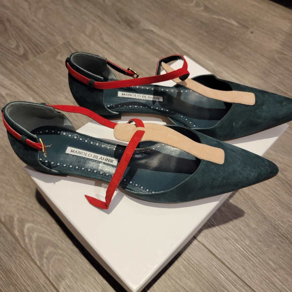*NEW* Manolo Blahnik Flat
